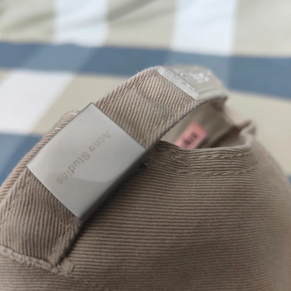 🧢Acne Tan Hat Minimalist Design